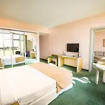 Beatriz Costa & Hotell 4*