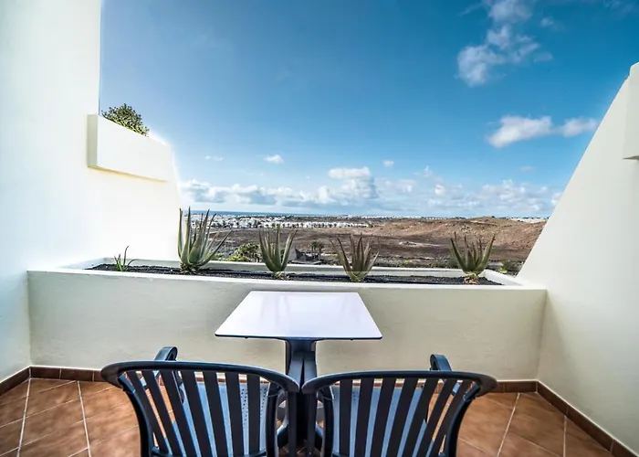 Beatriz Costa & 4* Costa Teguise