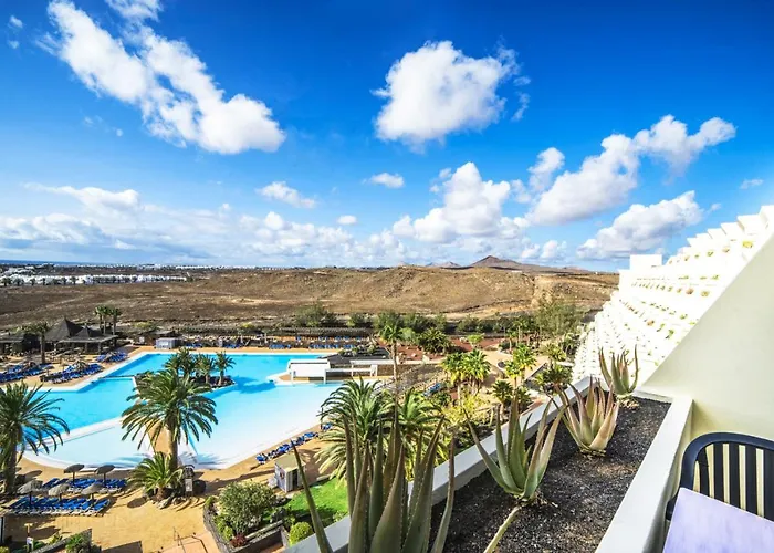 Beatriz Costa & Costa Teguise