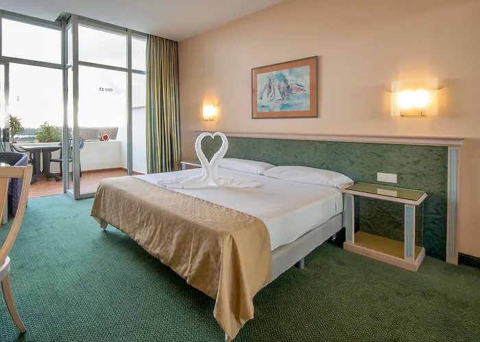 Beatriz Costa & 4* Costa Teguise