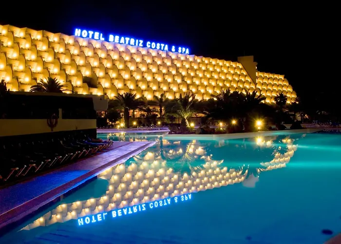 Beatriz Costa & Hotel 4*