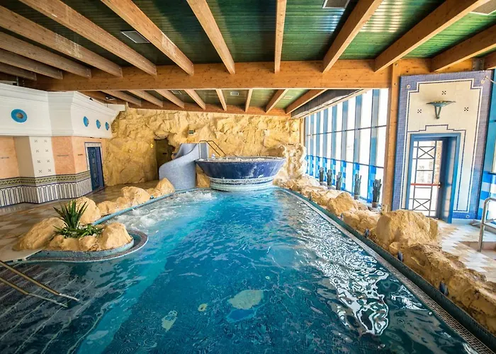 Beatriz Costa & Hotel