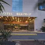 Beatriz Costa &