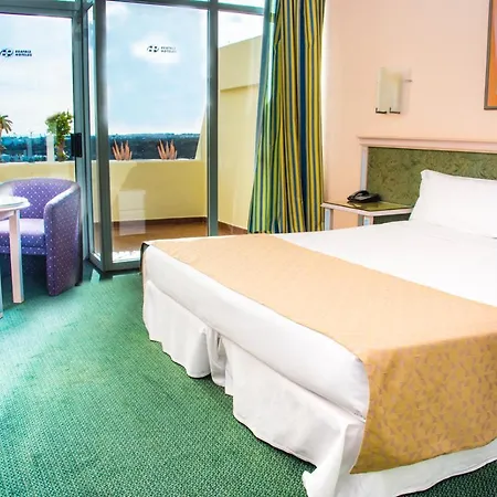 Beatriz Costa & Hotel