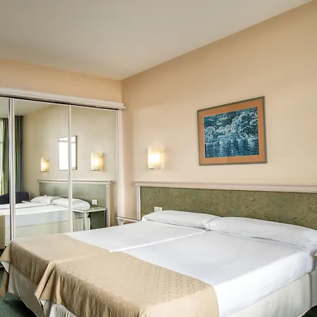 Beatriz Costa & Hotel