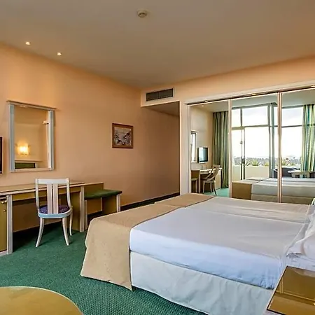 Beatriz Costa & 4* Costa Teguise