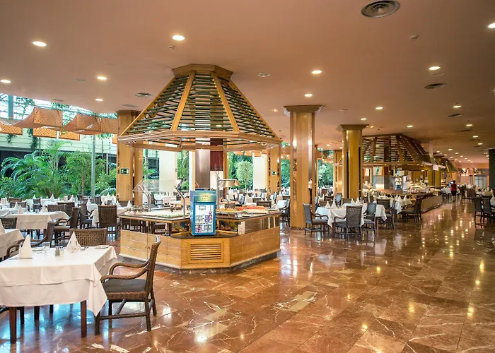 Beatriz Costa & Hotel Costa Teguise