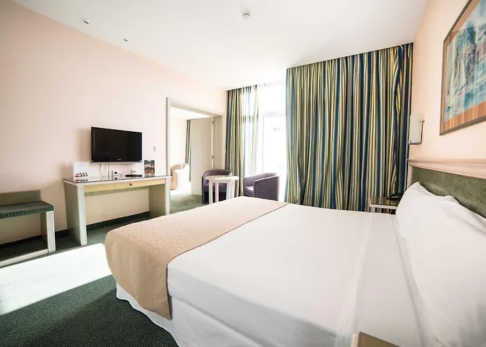 Beatriz Costa & Ξενοδοχείο Costa Teguise