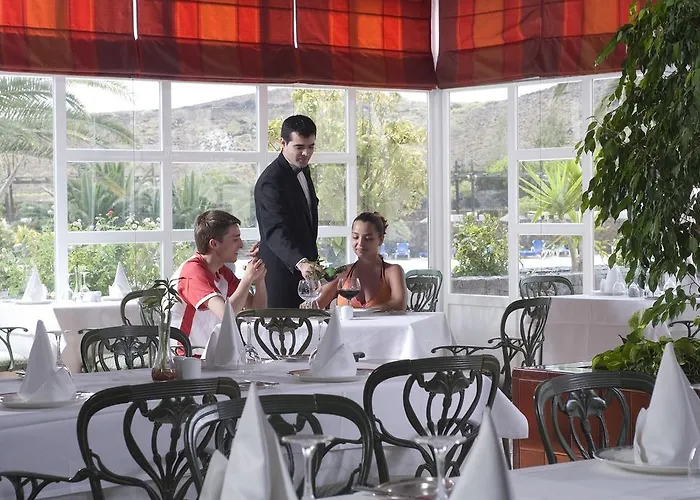 Beatriz Costa & Ξενοδοχείο Costa Teguise